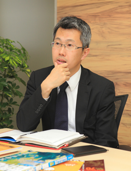 セールスマネージャー　山本規雄